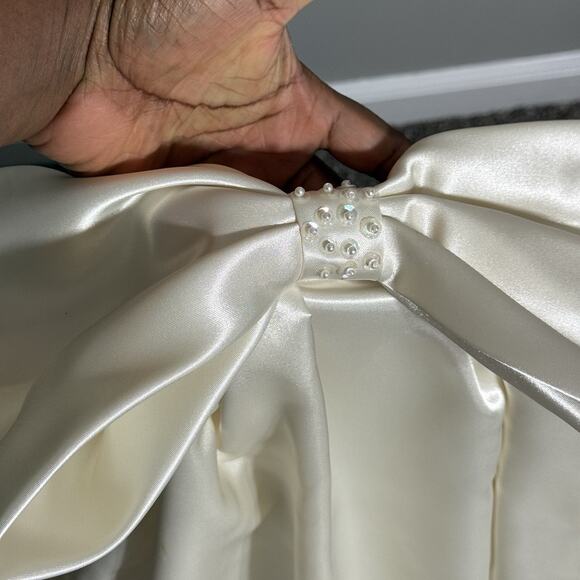 Bridal Wedding Dress Ivory Detachable Train 64”Length Lace Trim Bead Satin VTG - Picture 5 of 9